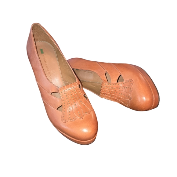 Schular & Sons Philadelphia Shoes - Schuler & Sons Philadelphia Anthropologie Light Brown Leather Kiltie Pumps‎ Sz 6